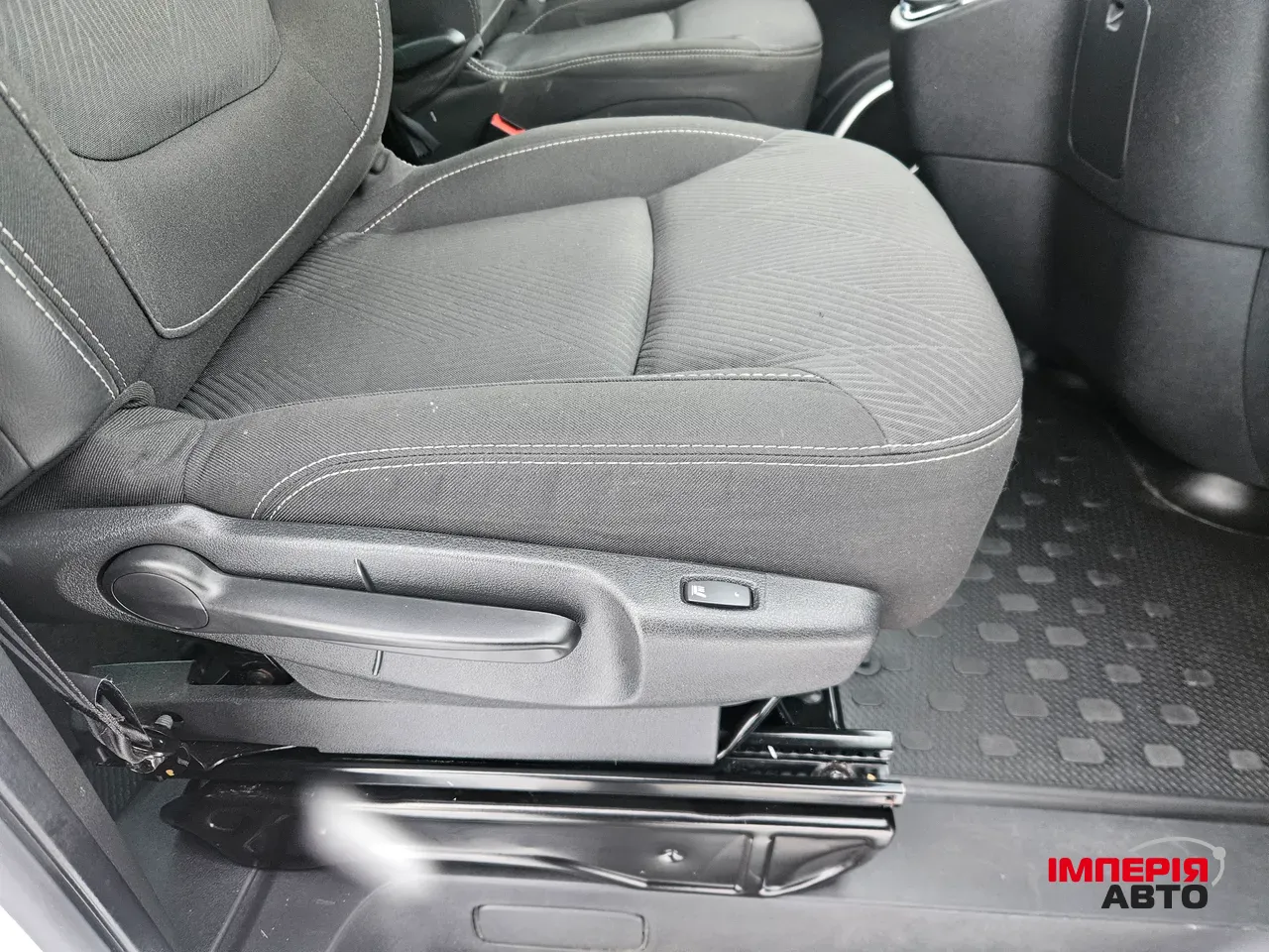 Renault Trafic - фото 33