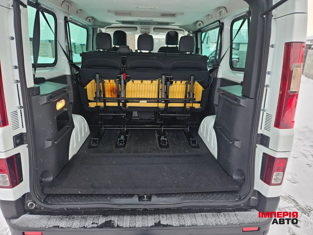 Renault Trafic - фото 44