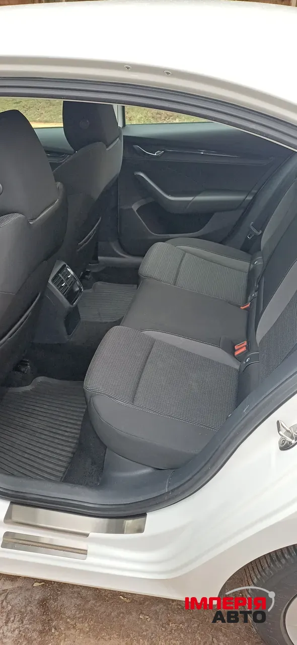 Skoda Octavia - фото 3