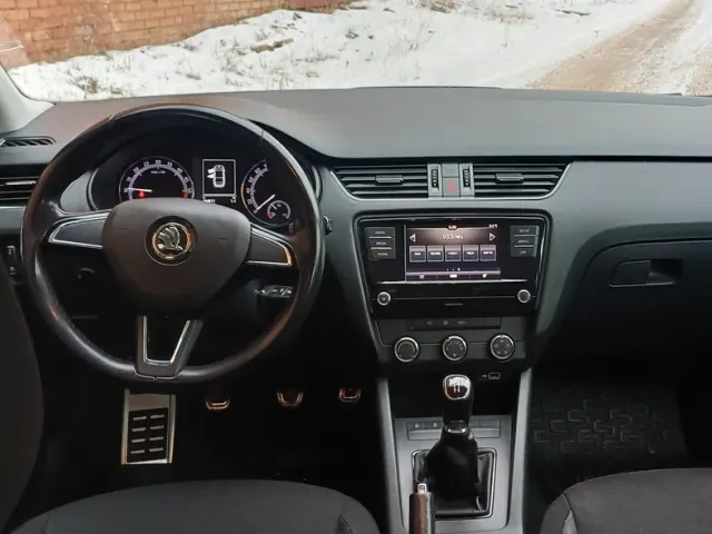 Skoda Octavia - фото 3