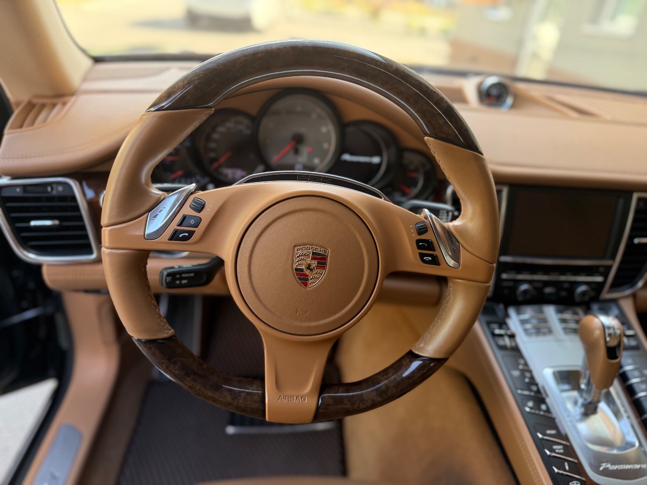 Porsche Panamera - фото 27