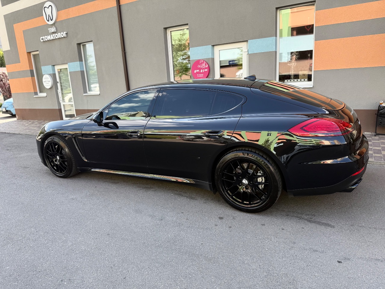 Porsche Panamera - фото 1