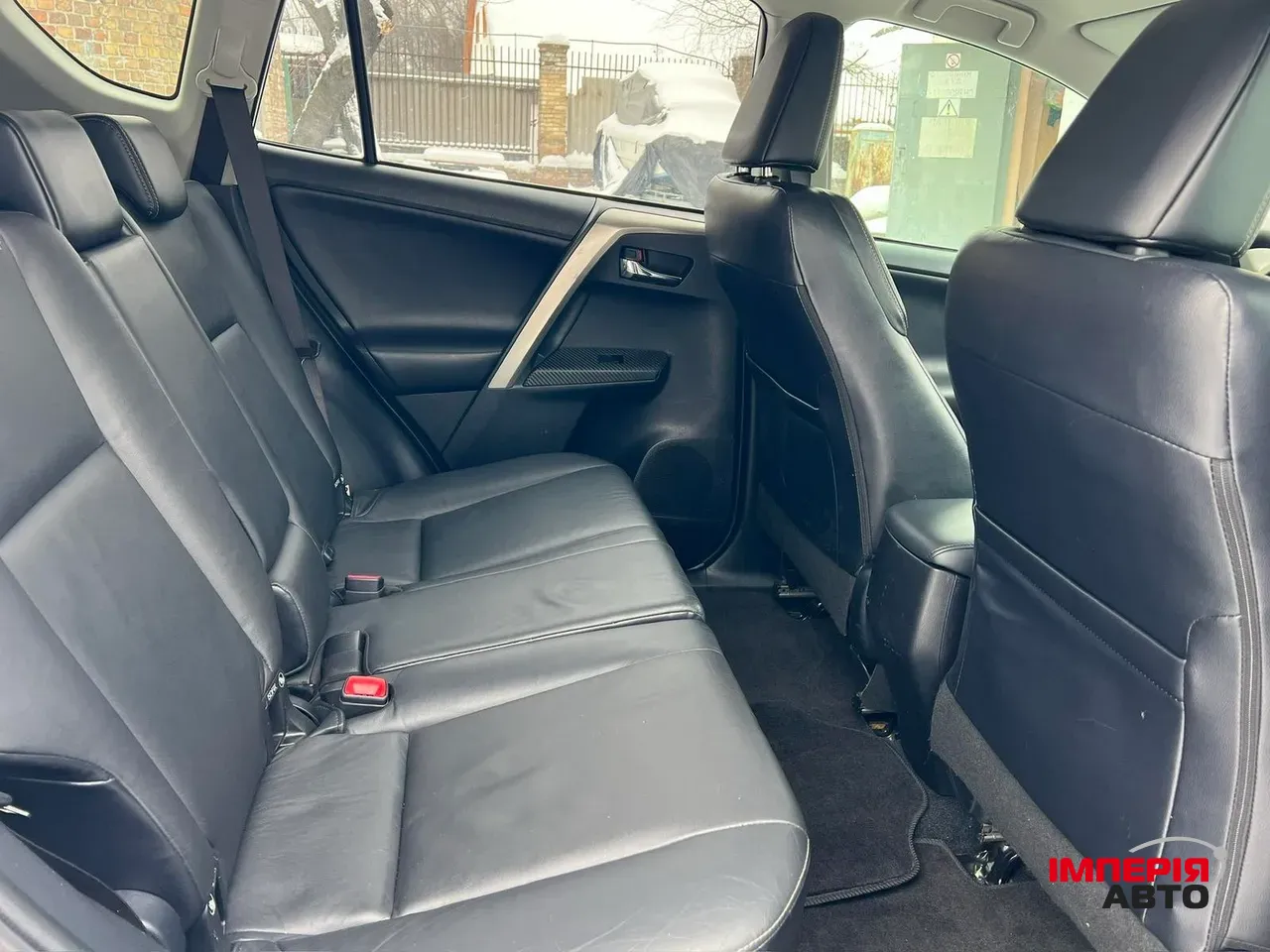 Toyota RAV4 - фото 10