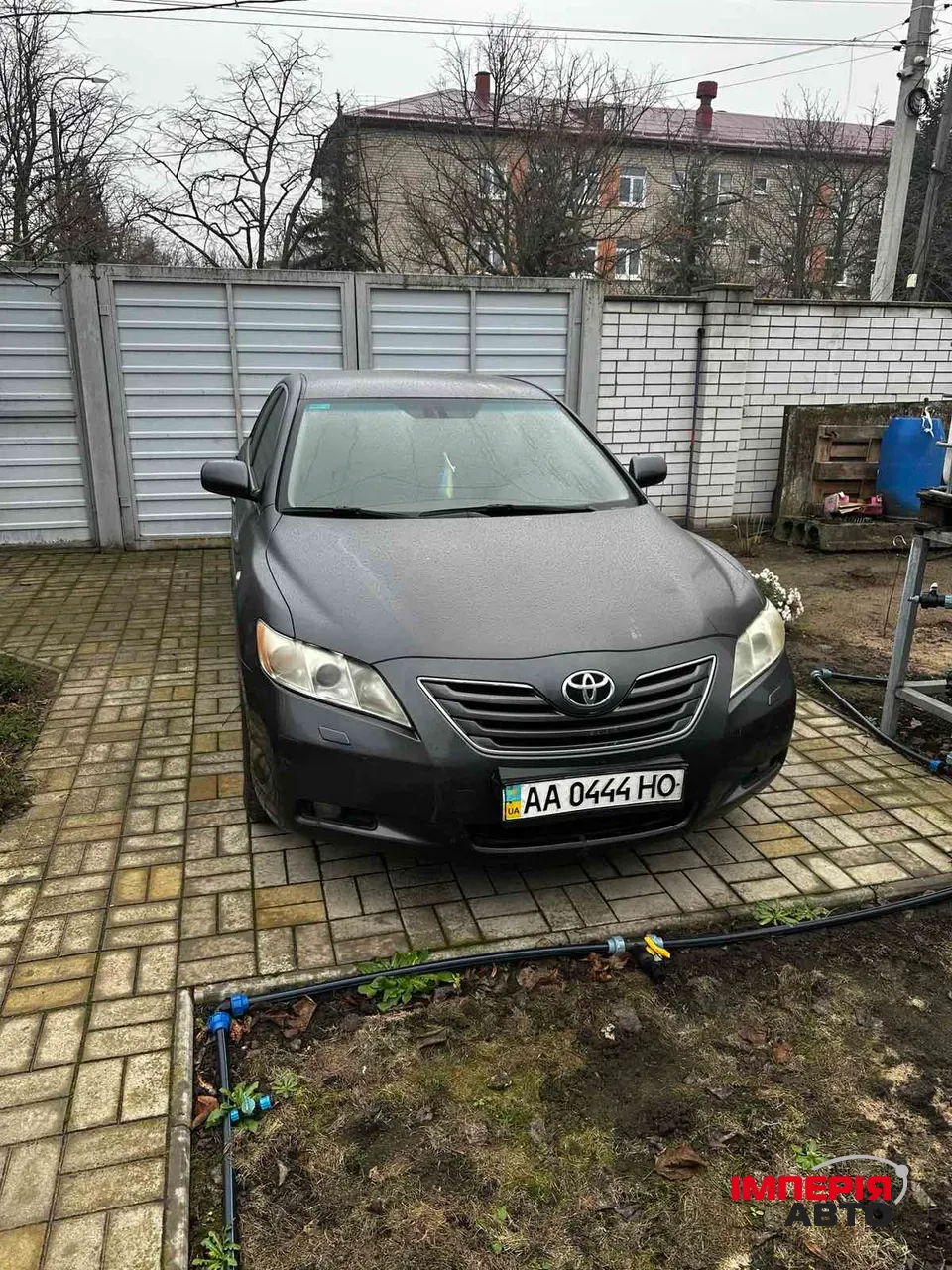Toyota Camry - фото 1