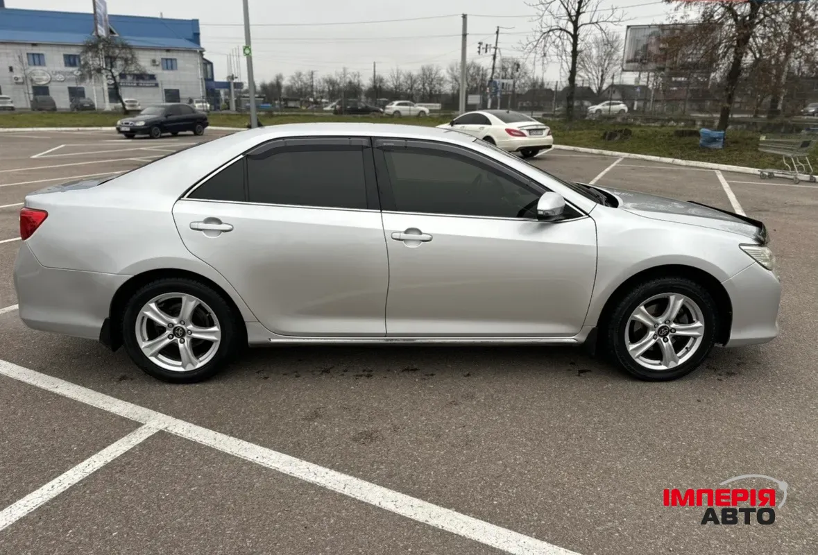 Toyota Camry - фото 5