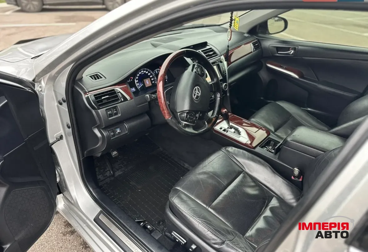 Toyota Camry - фото 8