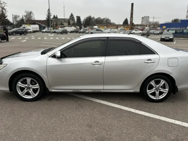 Toyota Camry - фото 4