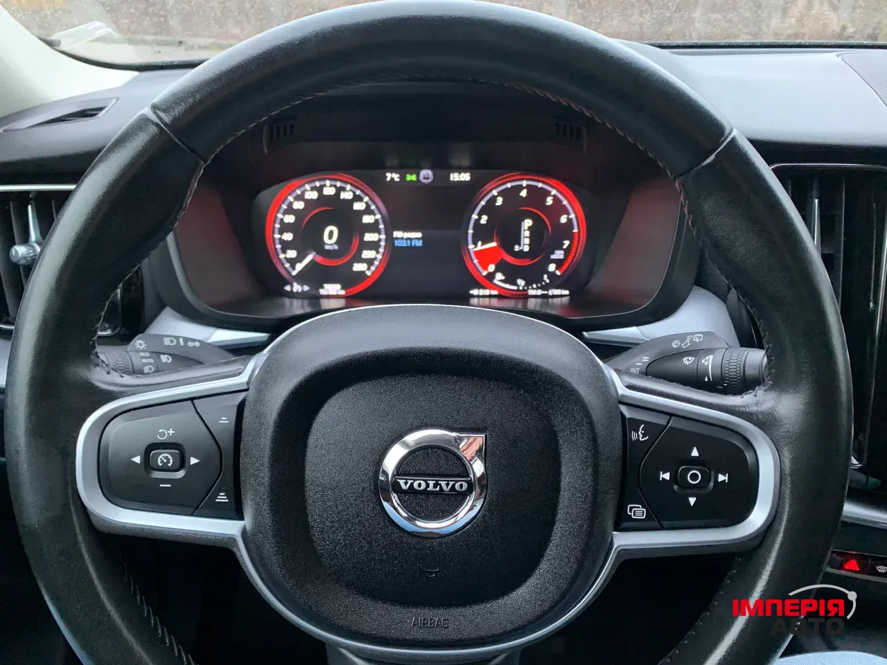 Volvo XC60 - фото 35