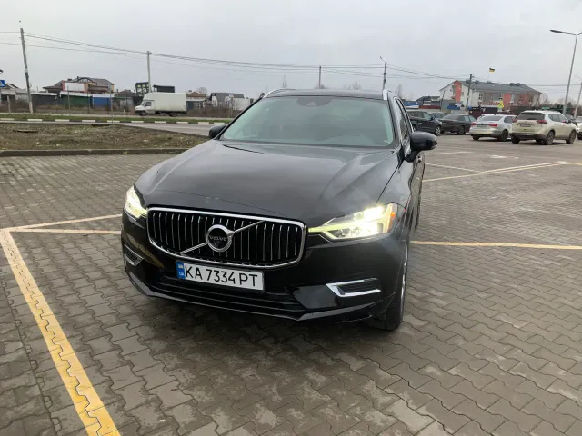 Volvo XC60 - фото 1