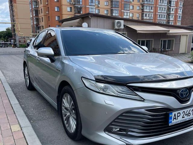 Toyota Camry - фото 4