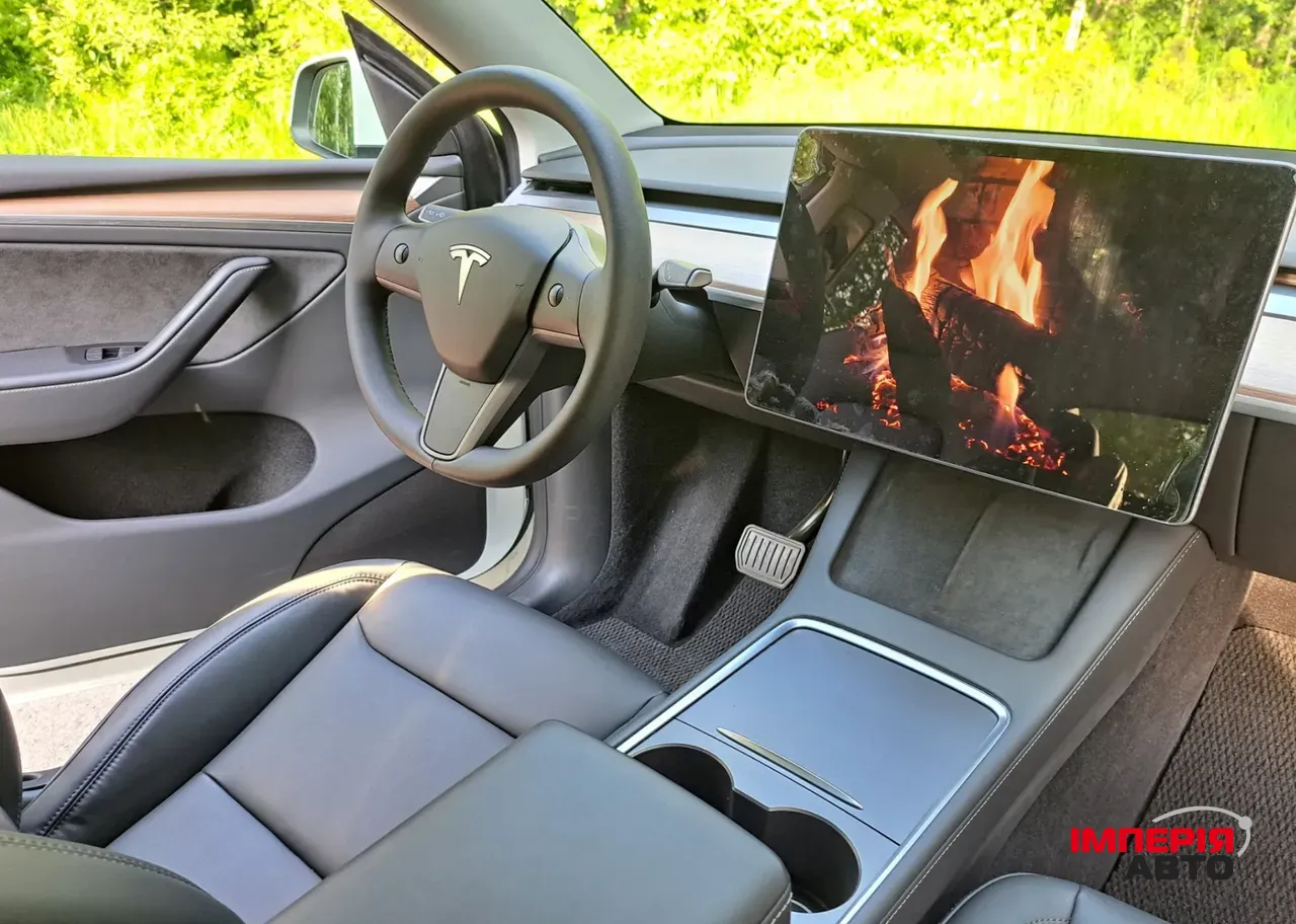 Tesla Model Y - фото 9