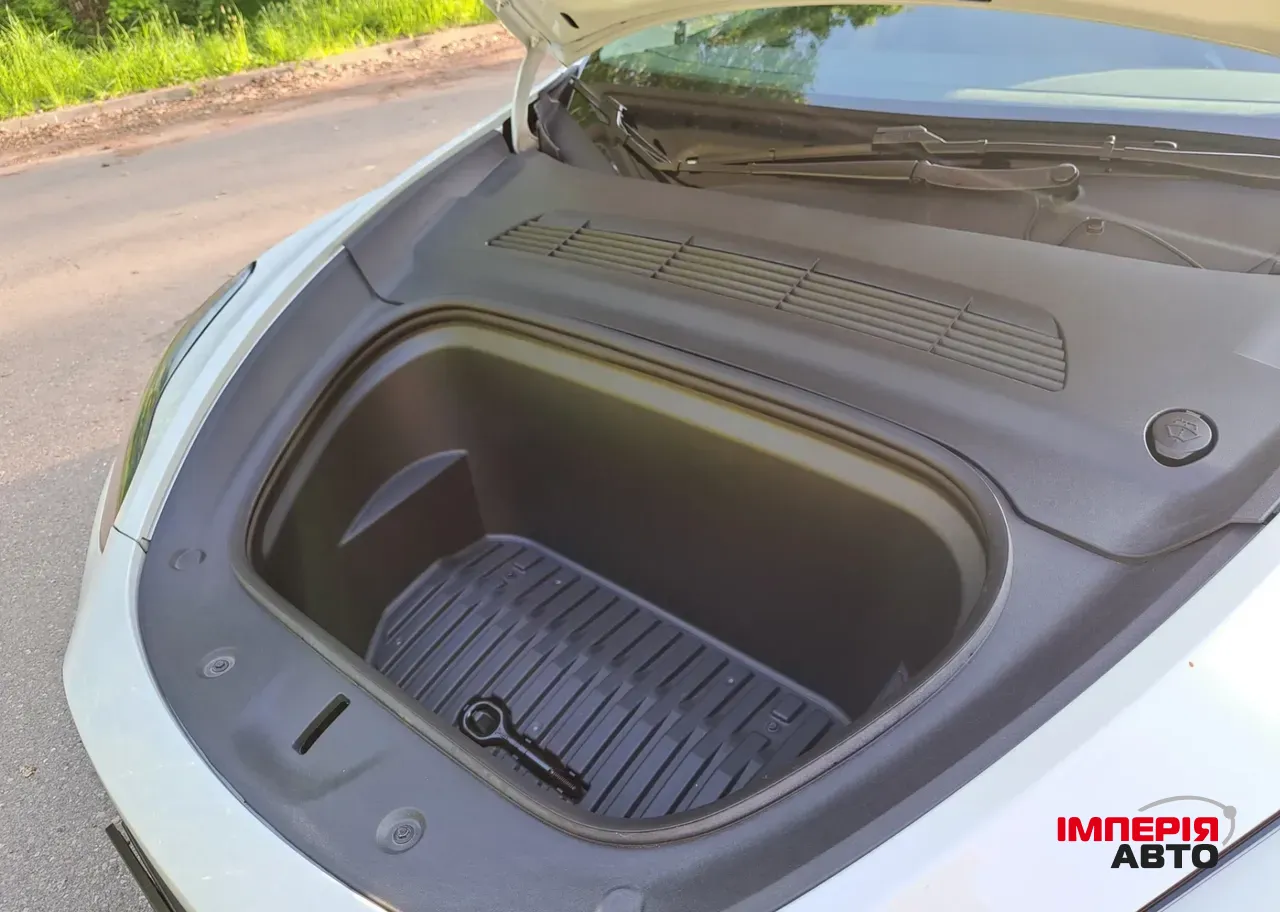 Tesla Model Y - фото 13