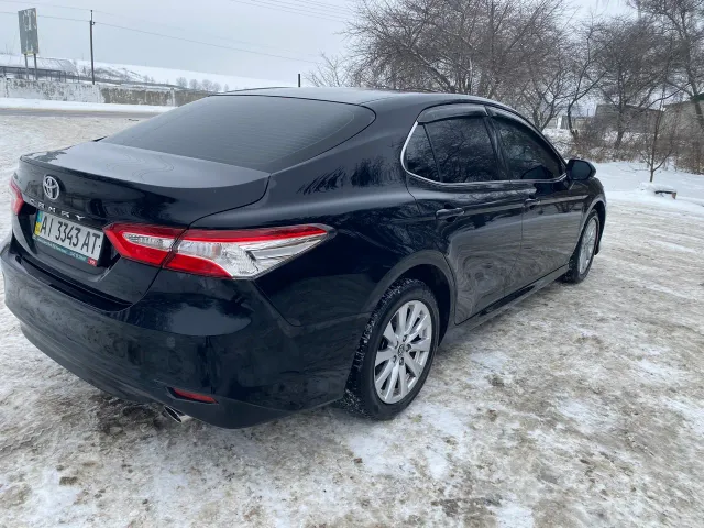 Toyota Camry - фото 2