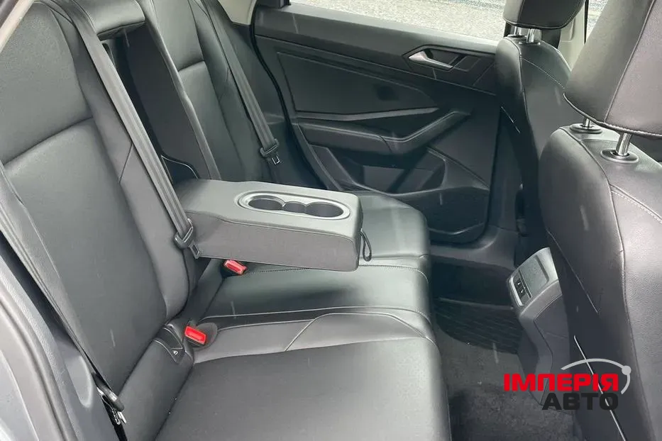 Volkswagen Jetta - фото 17