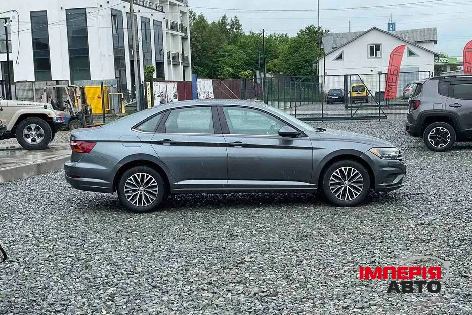 Volkswagen Jetta - фото 2