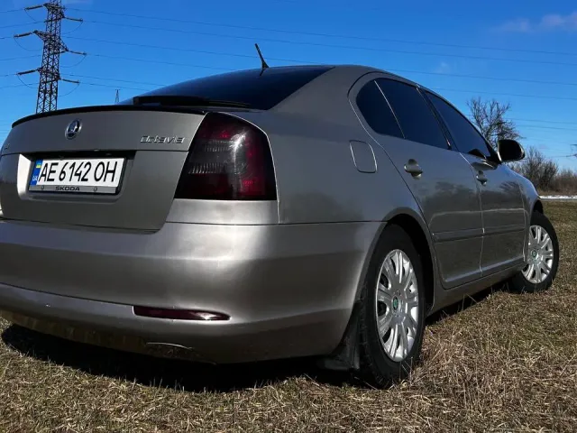 Skoda Octavia - фото 2