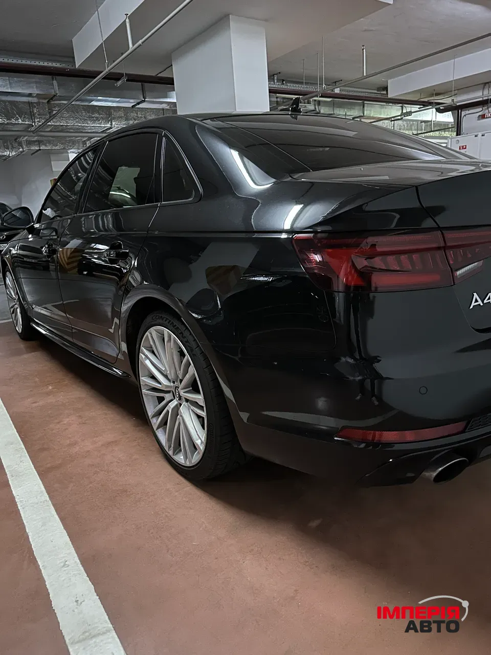 Audi A4 - фото 7