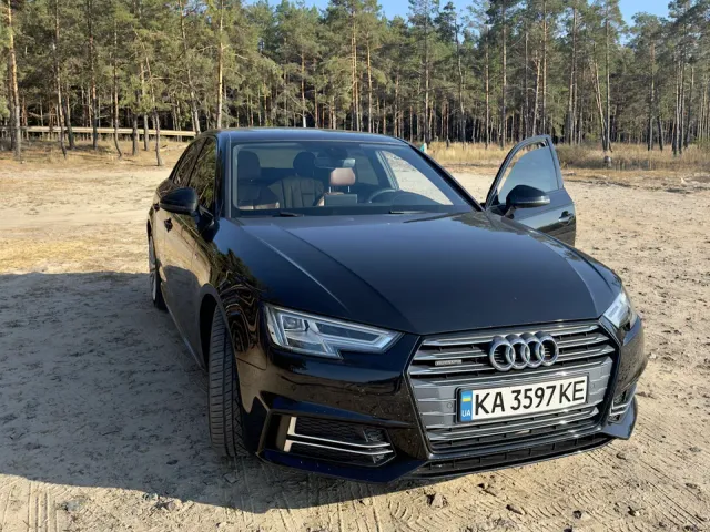 Audi A4 - фото 1