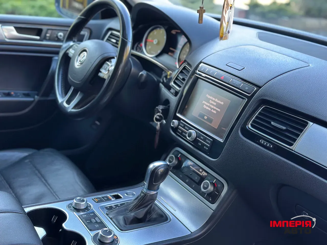 Volkswagen Touareg - фото 8