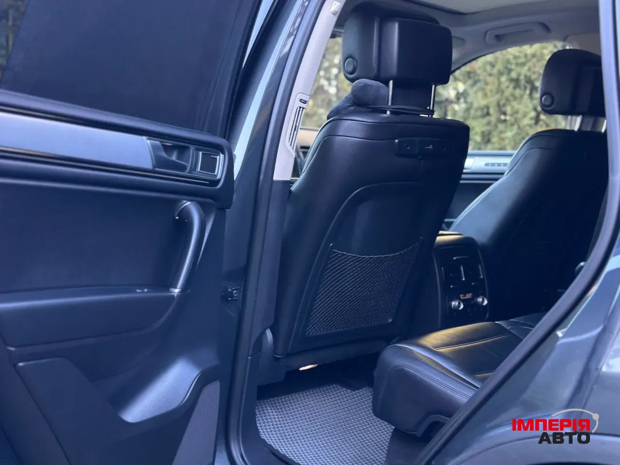 Volkswagen Touareg - фото 13