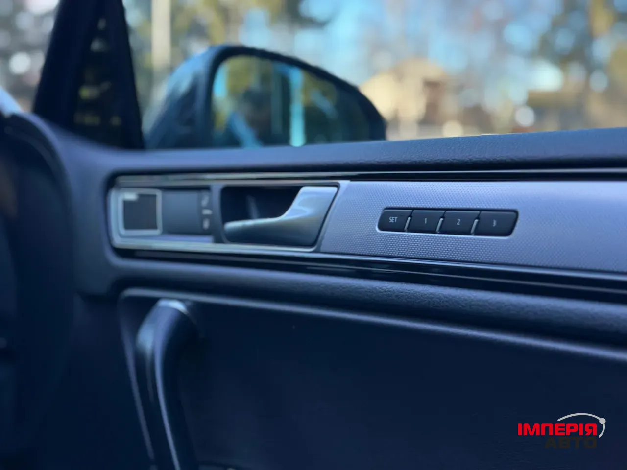 Volkswagen Touareg - фото 7