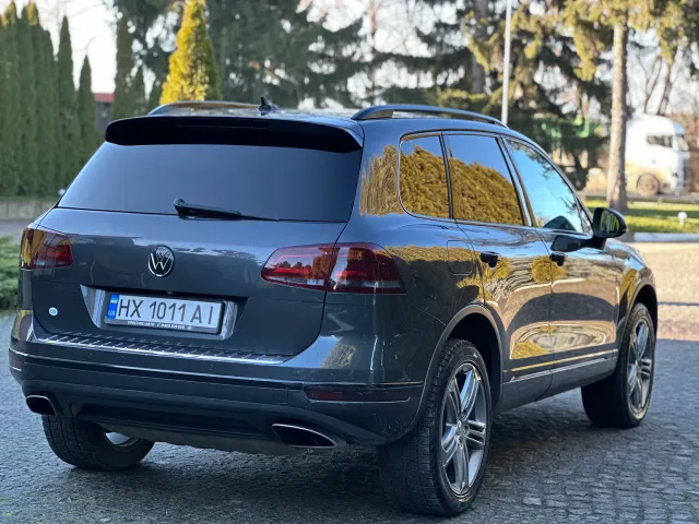 Volkswagen Touareg - фото 5