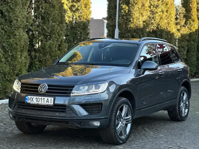 Volkswagen Touareg - фото 1