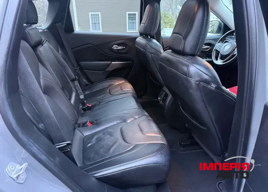 Jeep Cherokee - фото 3