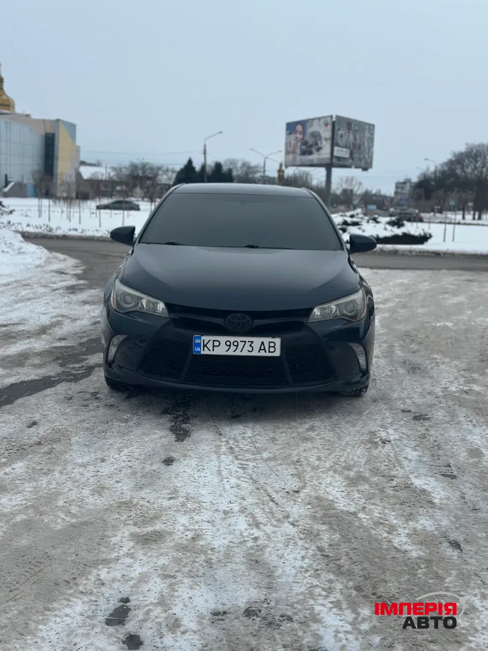 Toyota Camry - фото 2