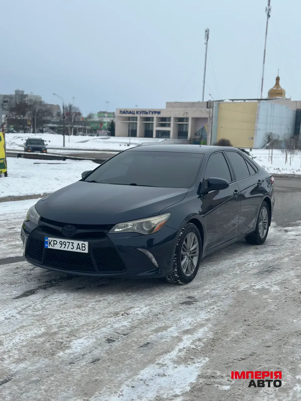 Toyota Camry - фото 1