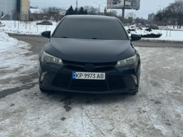 Toyota Camry - фото 2