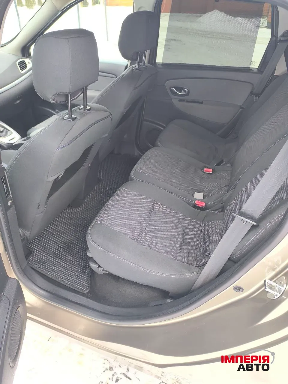 Renault Scenic - фото 18