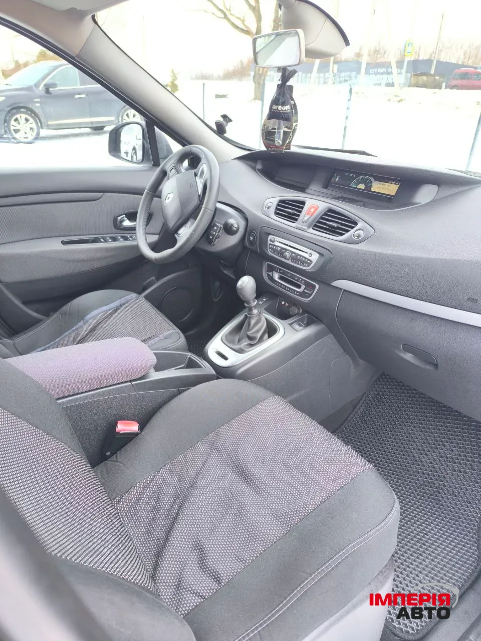 Renault Scenic - фото 28