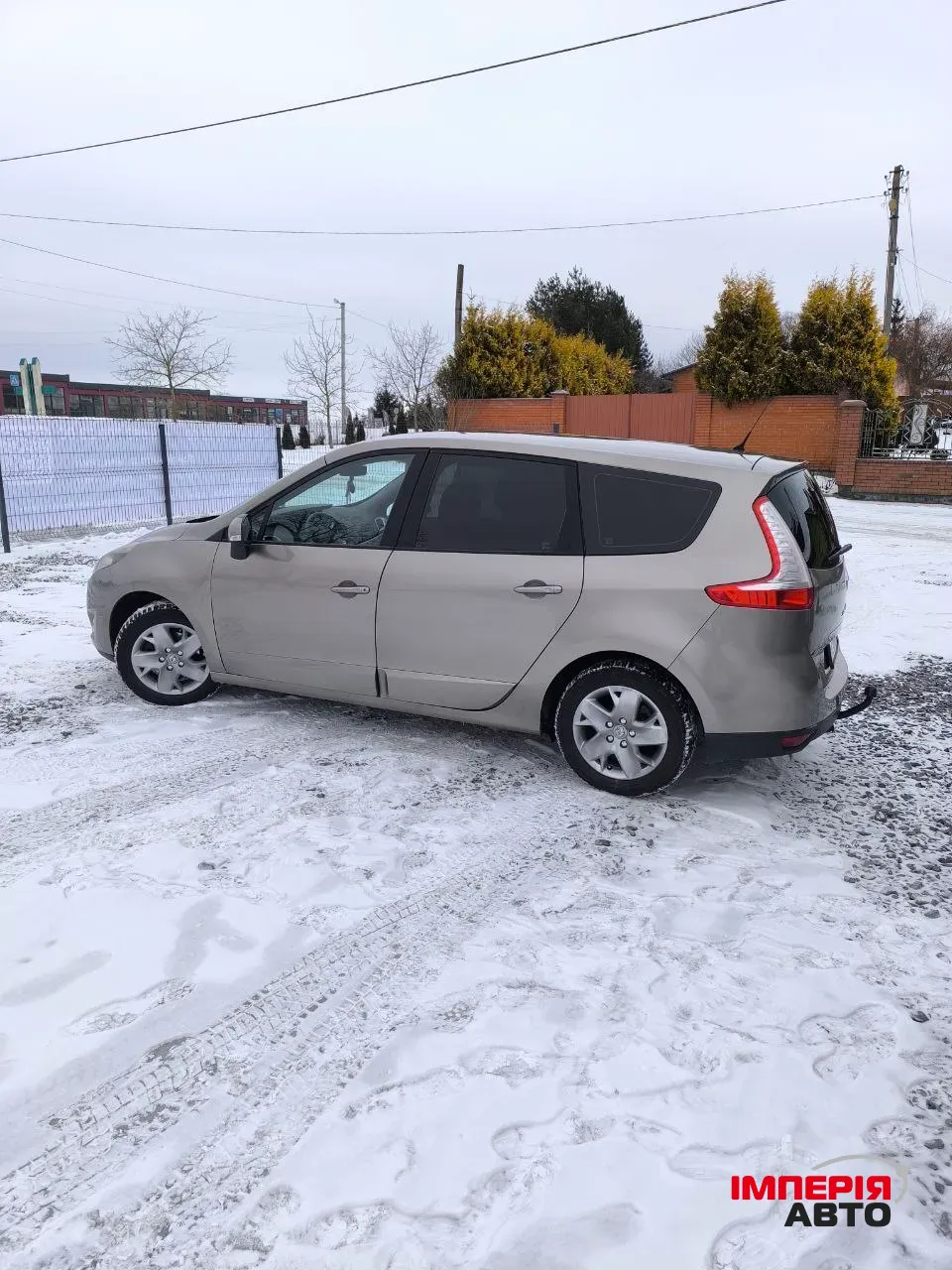 Renault Scenic - фото 10