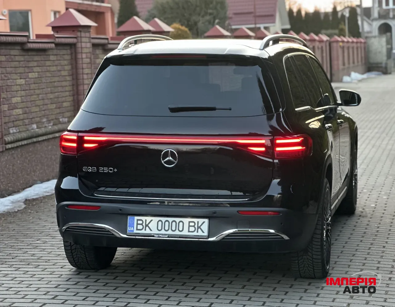 Mercedes-Benz EQB - фото 16