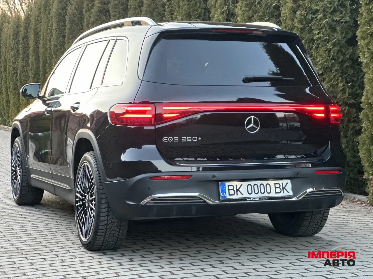 Mercedes-Benz EQB - фото 14