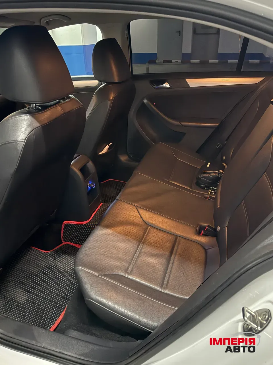 Volkswagen Jetta - фото 16