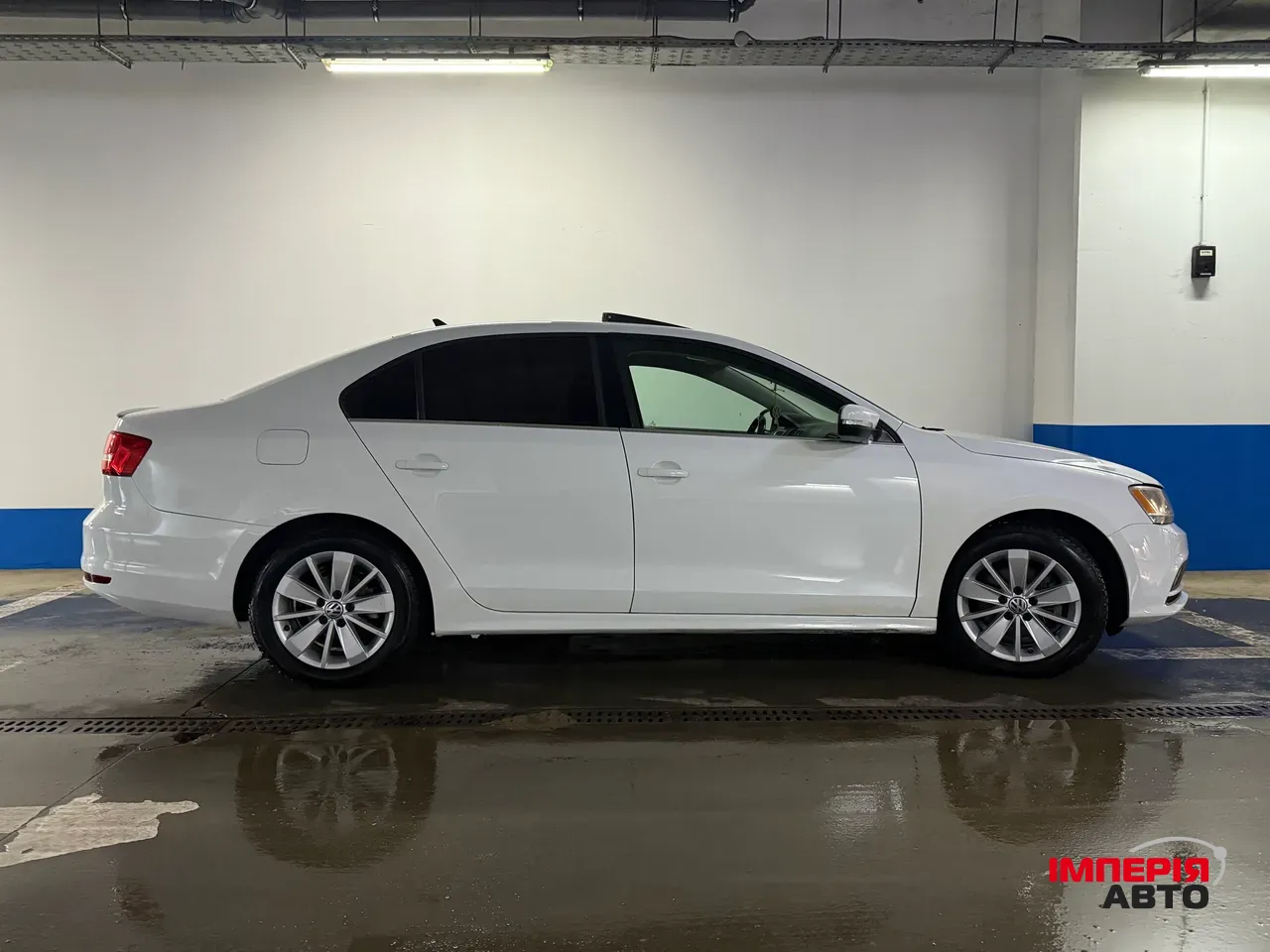 Volkswagen Jetta - фото 4