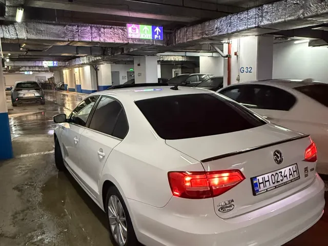 Volkswagen Jetta - фото 2