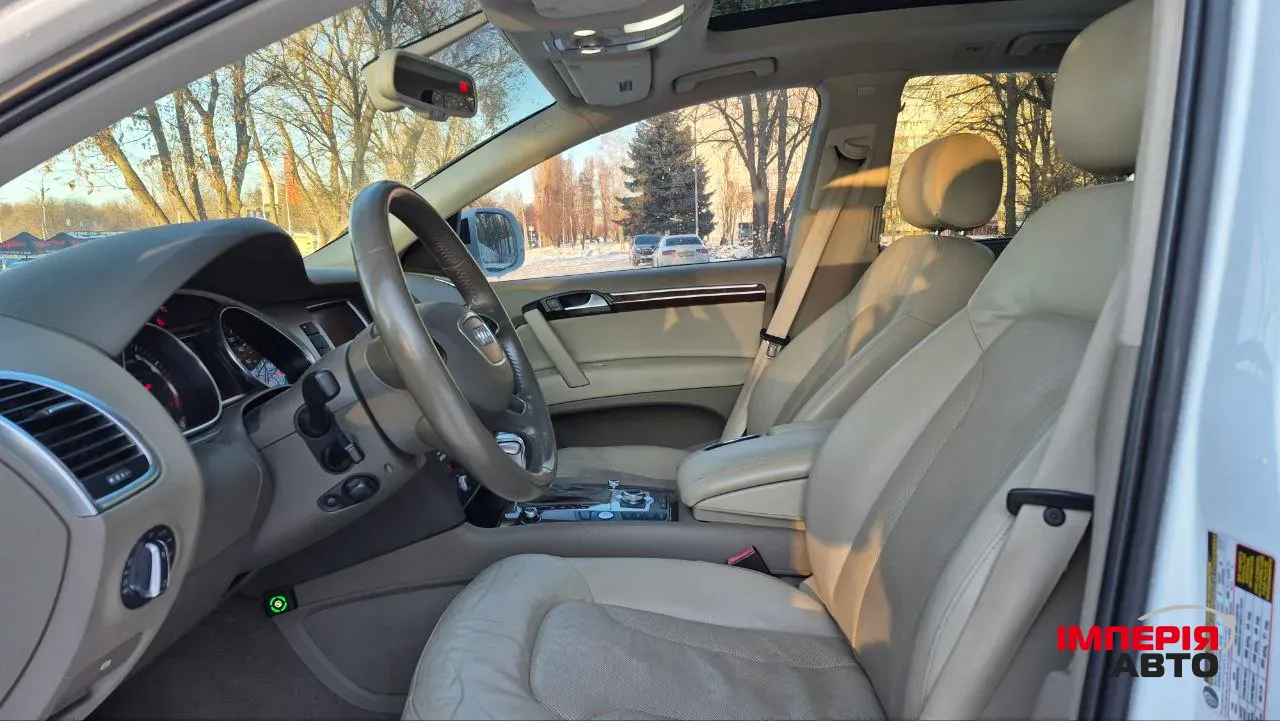 Audi Q7 - фото 12