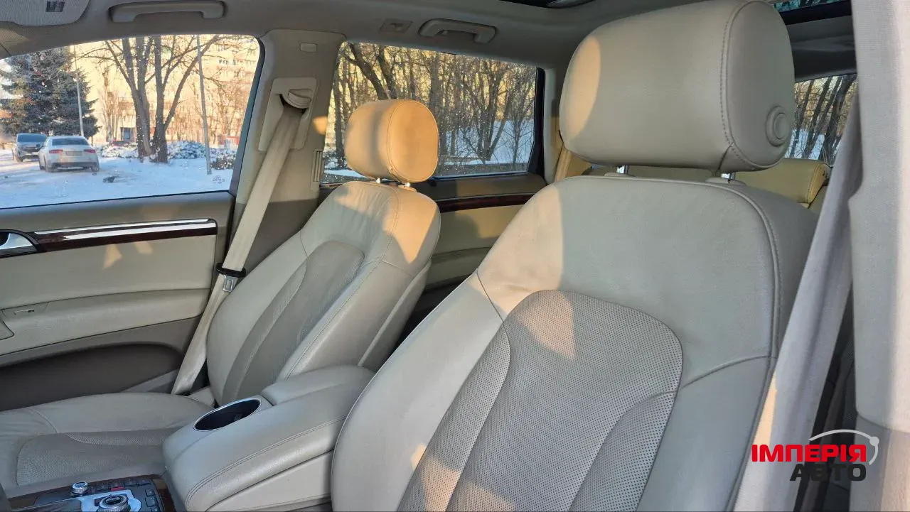 Audi Q7 - фото 13