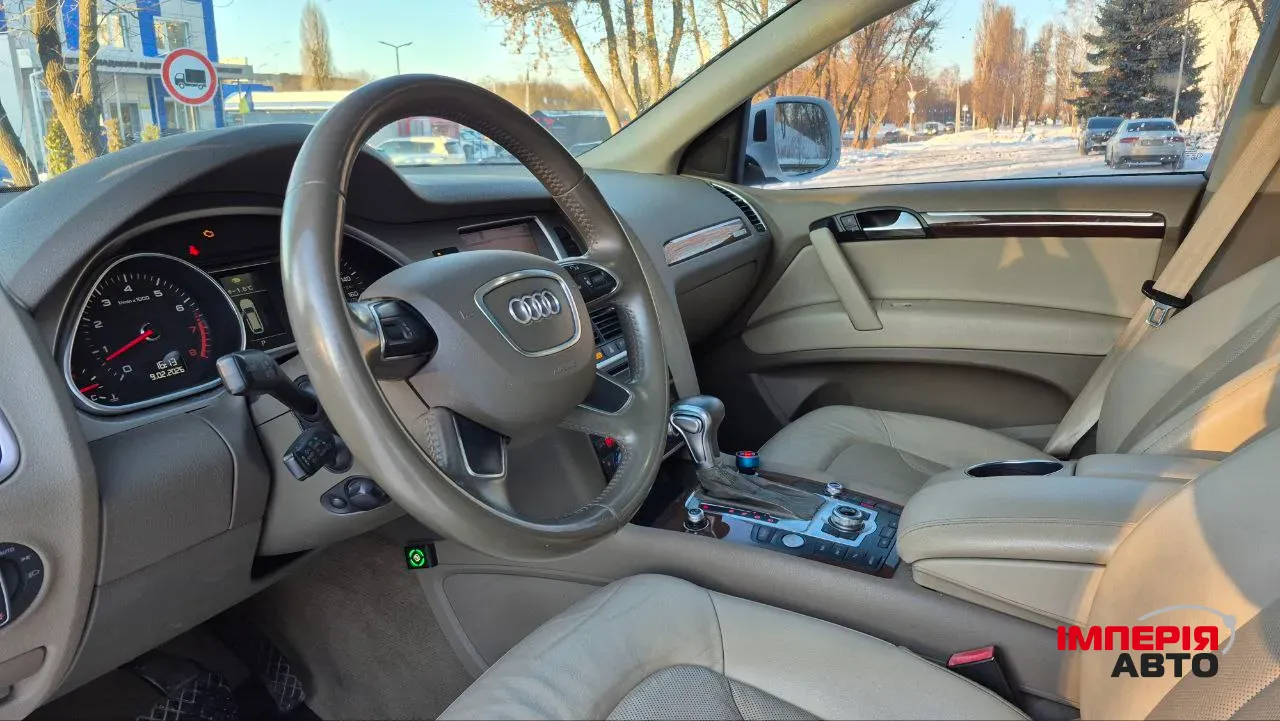 Audi Q7 - фото 14