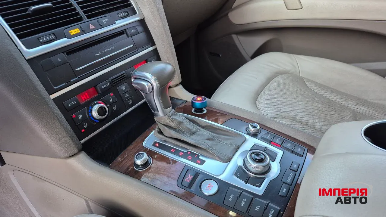 Audi Q7 - фото 21