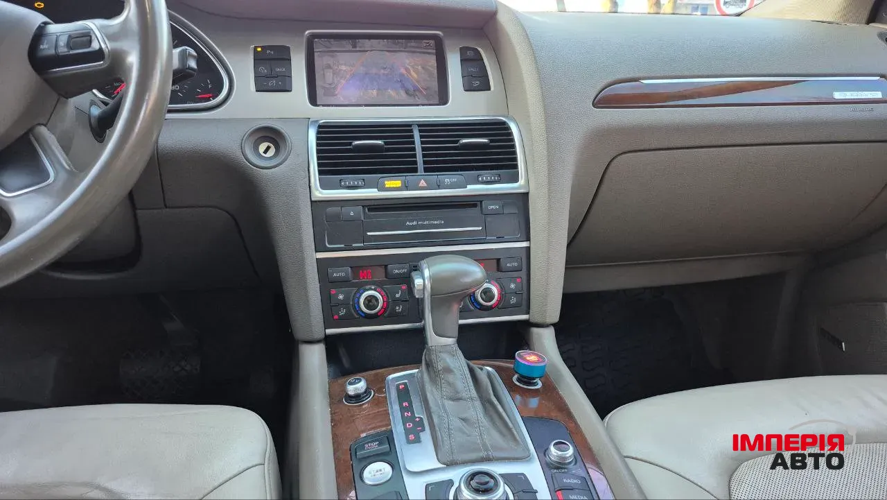 Audi Q7 - фото 23