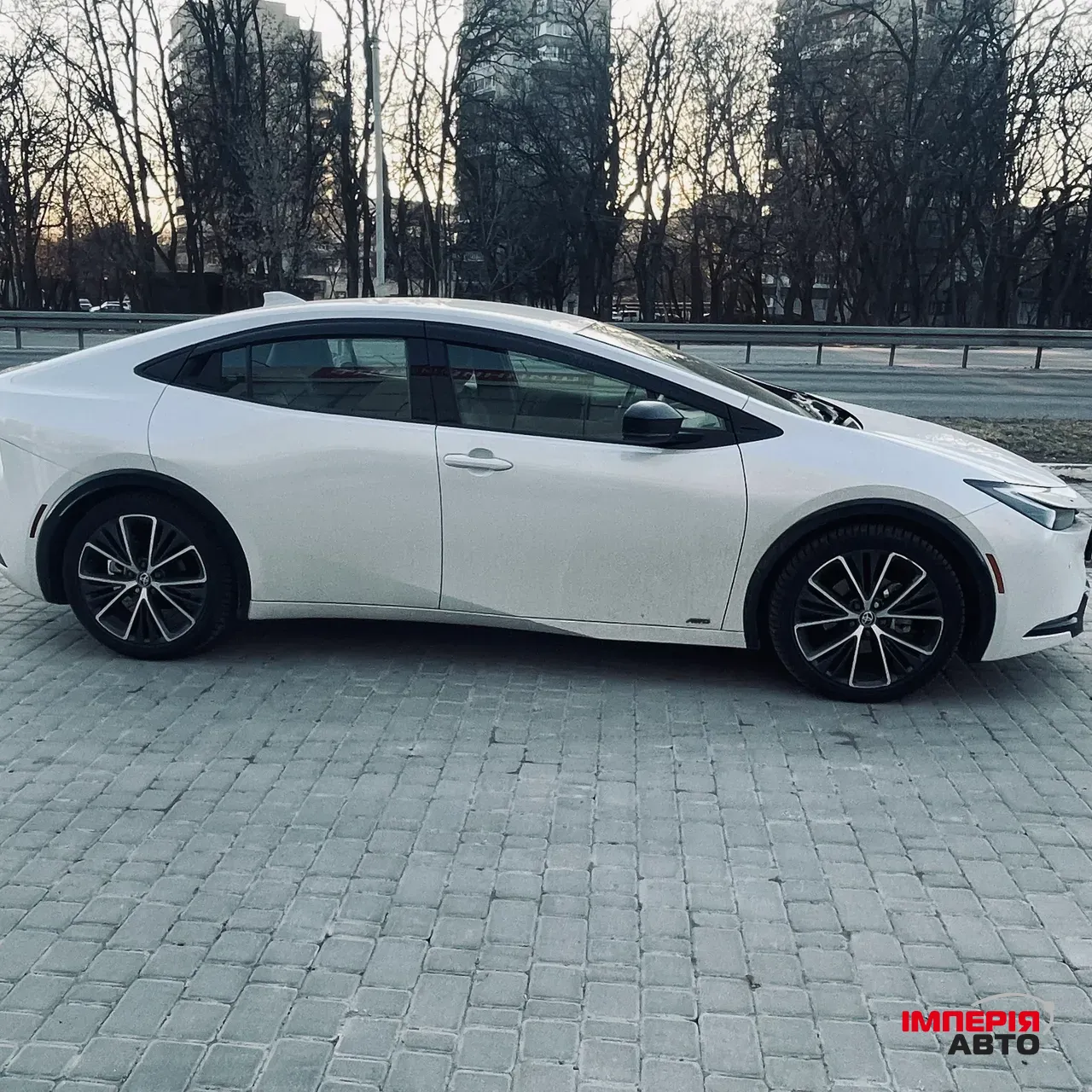 Toyota Prius - фото 3