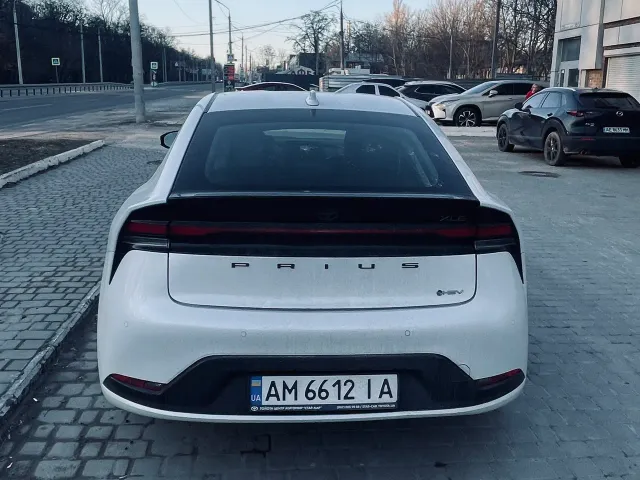 Toyota Prius - фото 5