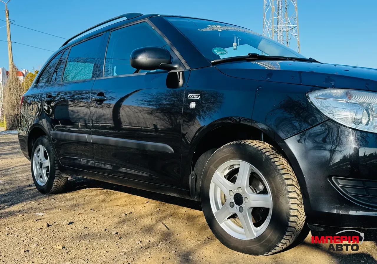 Skoda Fabia - фото 5