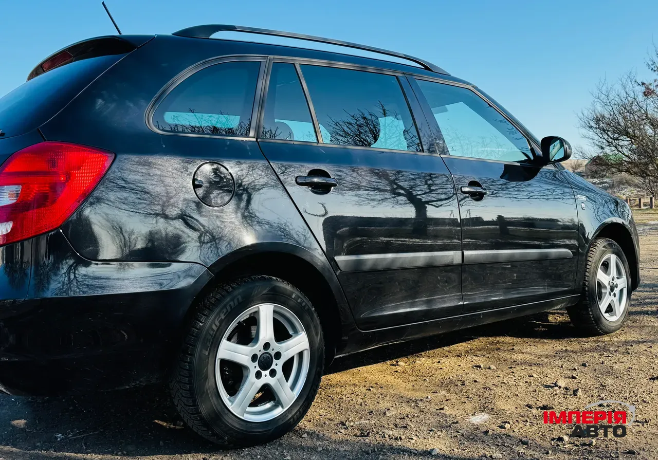 Skoda Fabia - фото 8