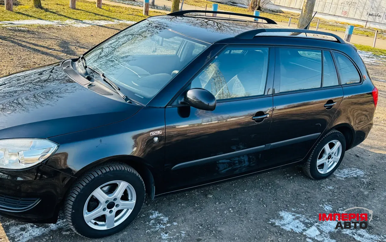 Skoda Fabia - фото 2