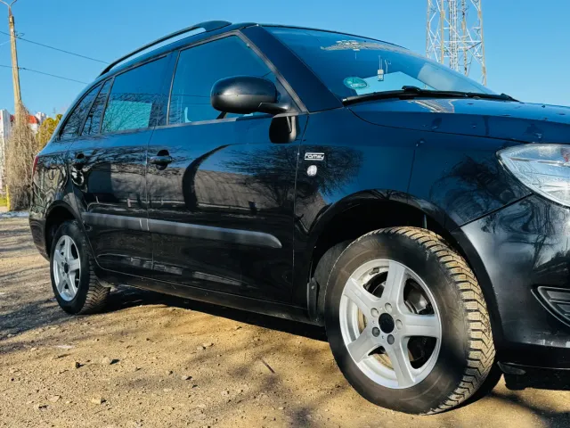 Skoda Fabia - фото 5